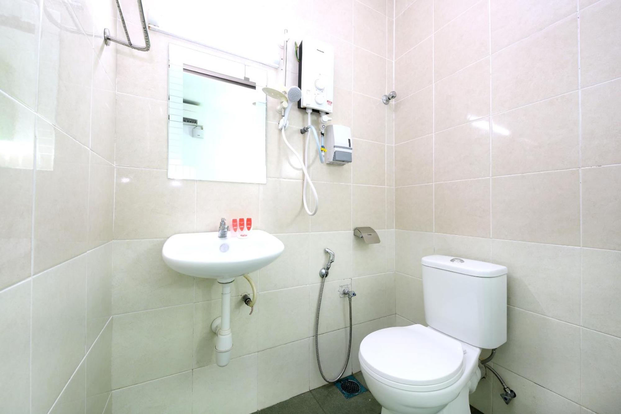 Super Oyo 502 Midah Inn Puchong Dış mekan fotoğraf